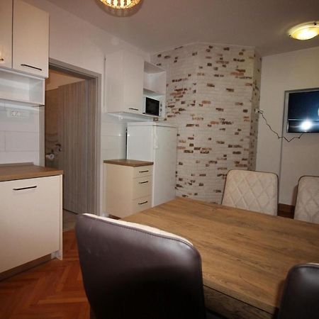 Apartment Zo-Na Повіле Екстер'єр фото